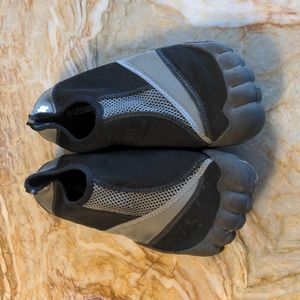 LIFEGUARD shoes -12/13